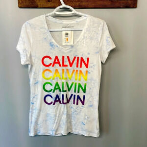 NWT Calvin Klein Jeans Logo T-Shirt white with multicolour lettering in size S